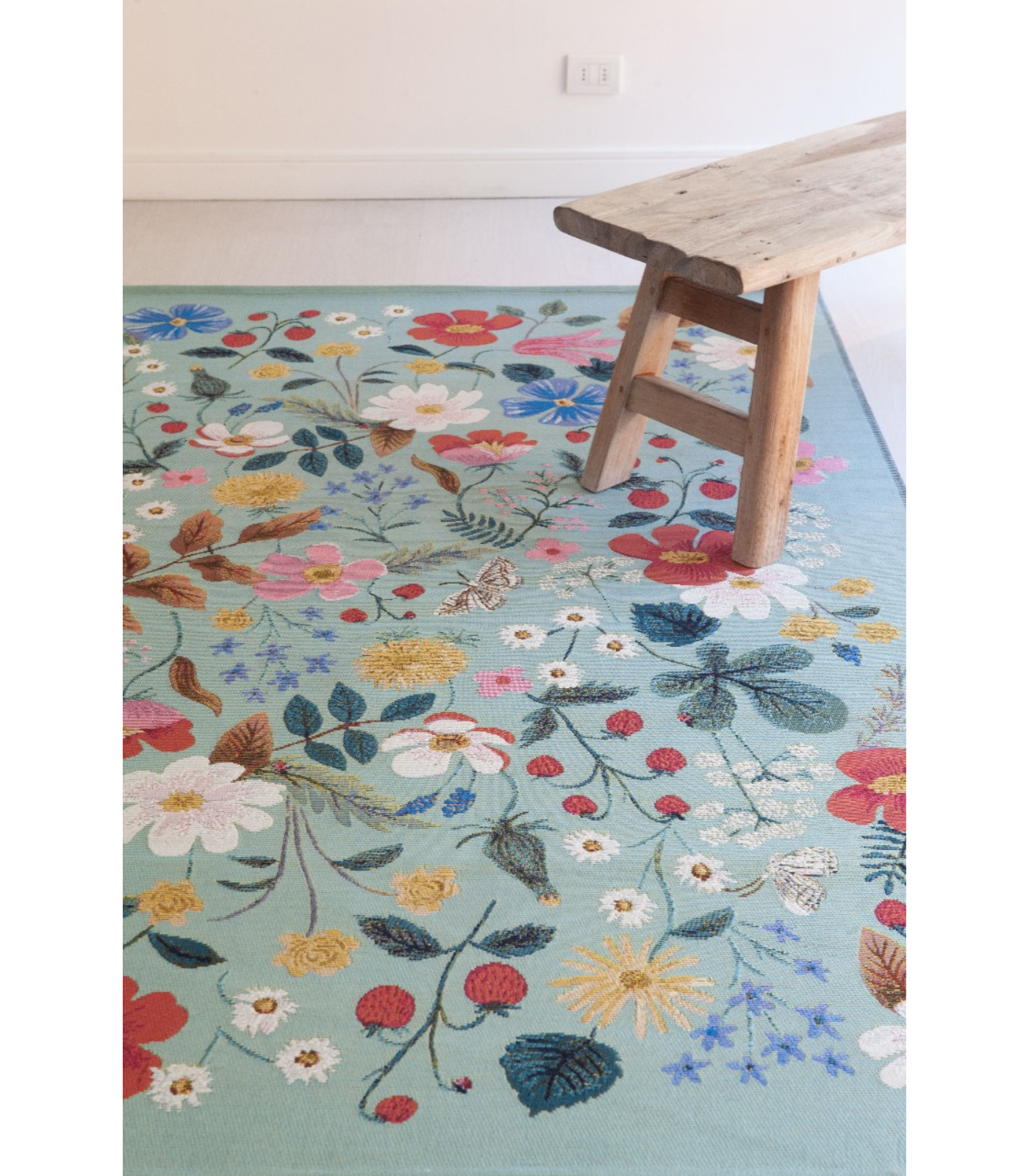 Alfombra Perennial 02 Strawberry Fields Mint Rifle Paper Co. × Loloi (161X238) (Interior/Exterior)