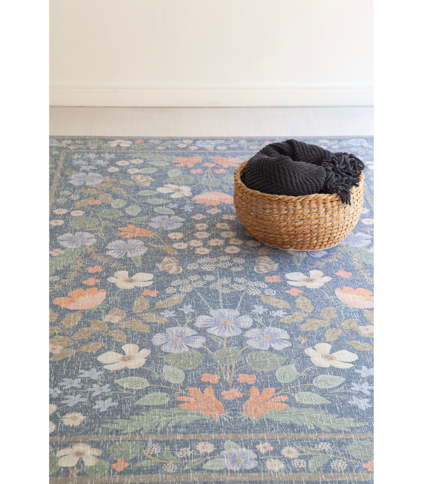 PREVENTA ABRIL | Alfombra Cotswolds 03 Willow Indigo Rifle Paper Co. × Loloi (262x354)