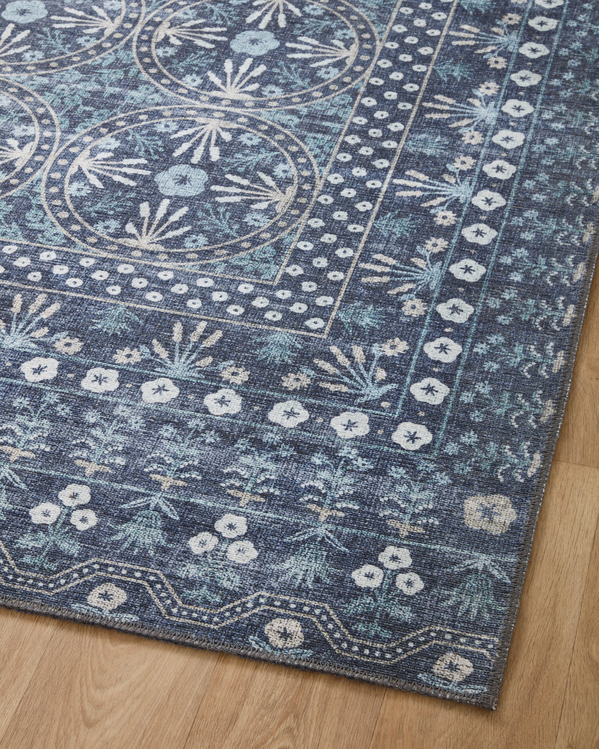 Alfombra Maison 03 Rosette Blue Rifle Paper Co. × Loloi (153X229) - Perle&Perle
